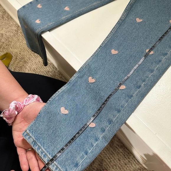 NWT Francesca's Women's Blue Jeans with Pink Heart Design size 24 - Picture 8 of 9
